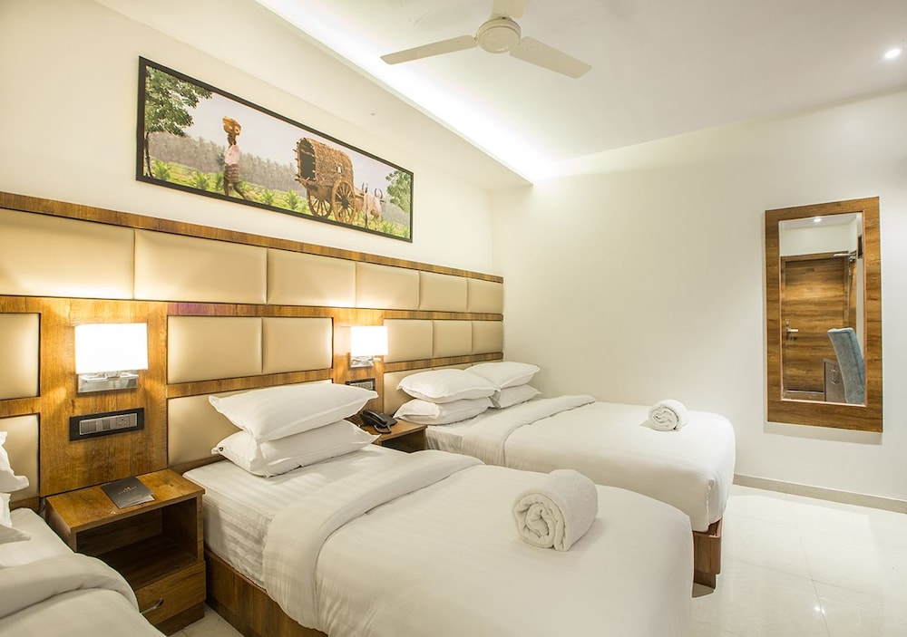 AURA ONE HOTEL 3/45