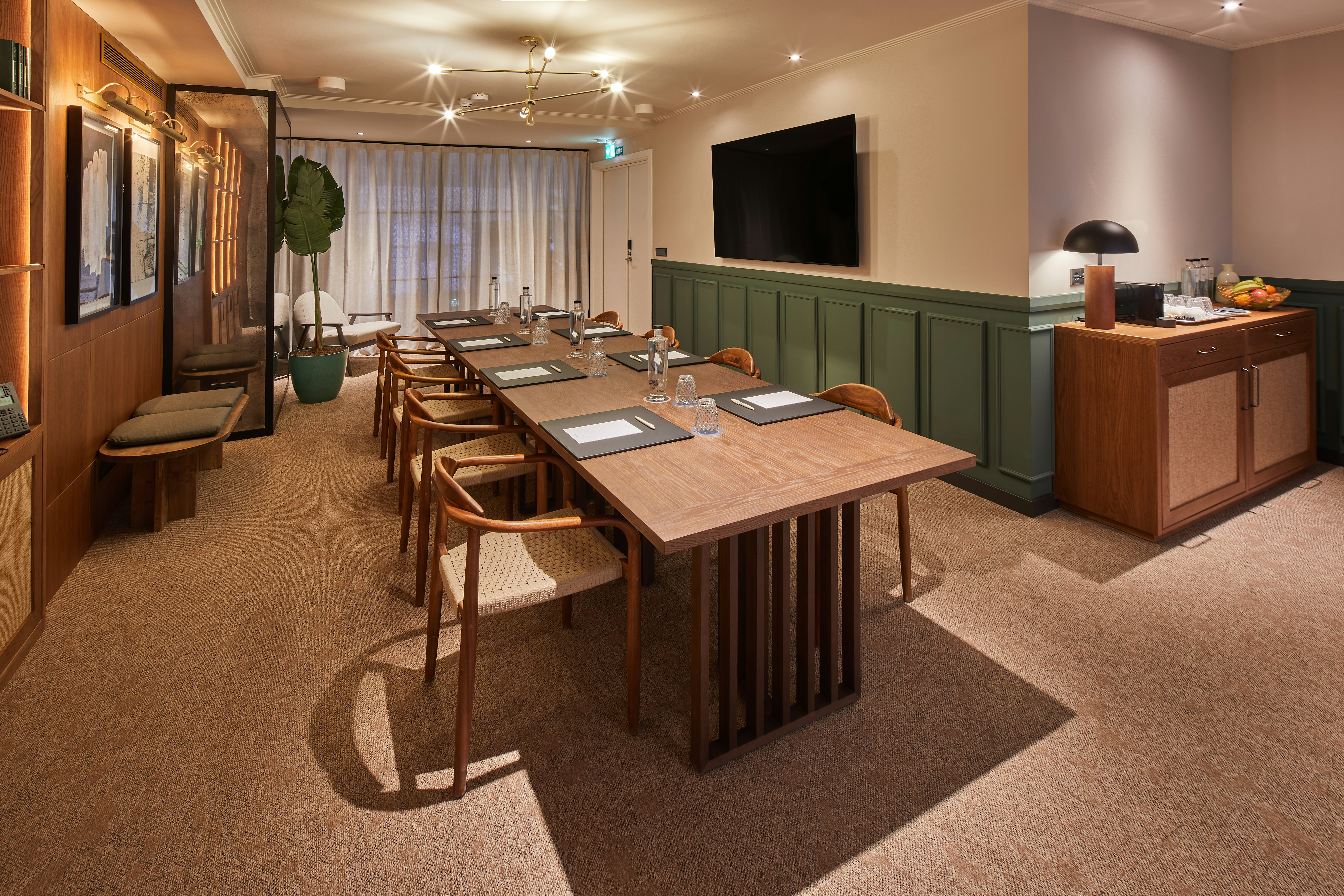Via Sants Hotel Barcelona, Tapestry Collection by Hilton 46/53