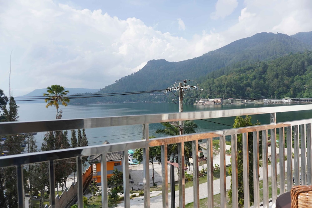 Grand Tamaro Hotel Parapat 5/49
