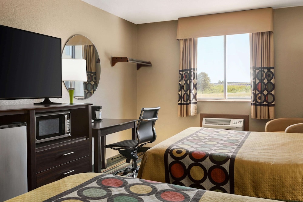 Super 8 By Wyndham Sikeston/Miner Area 23/41