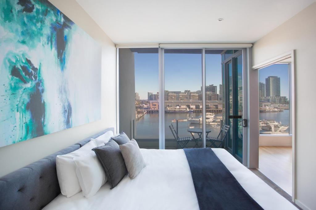 1 BEDROOM, APARTMENT, KING OR QUEEN BED