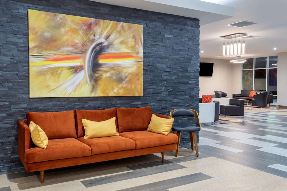 Baymont Inn and Suites by Wyndham Madison 47/64