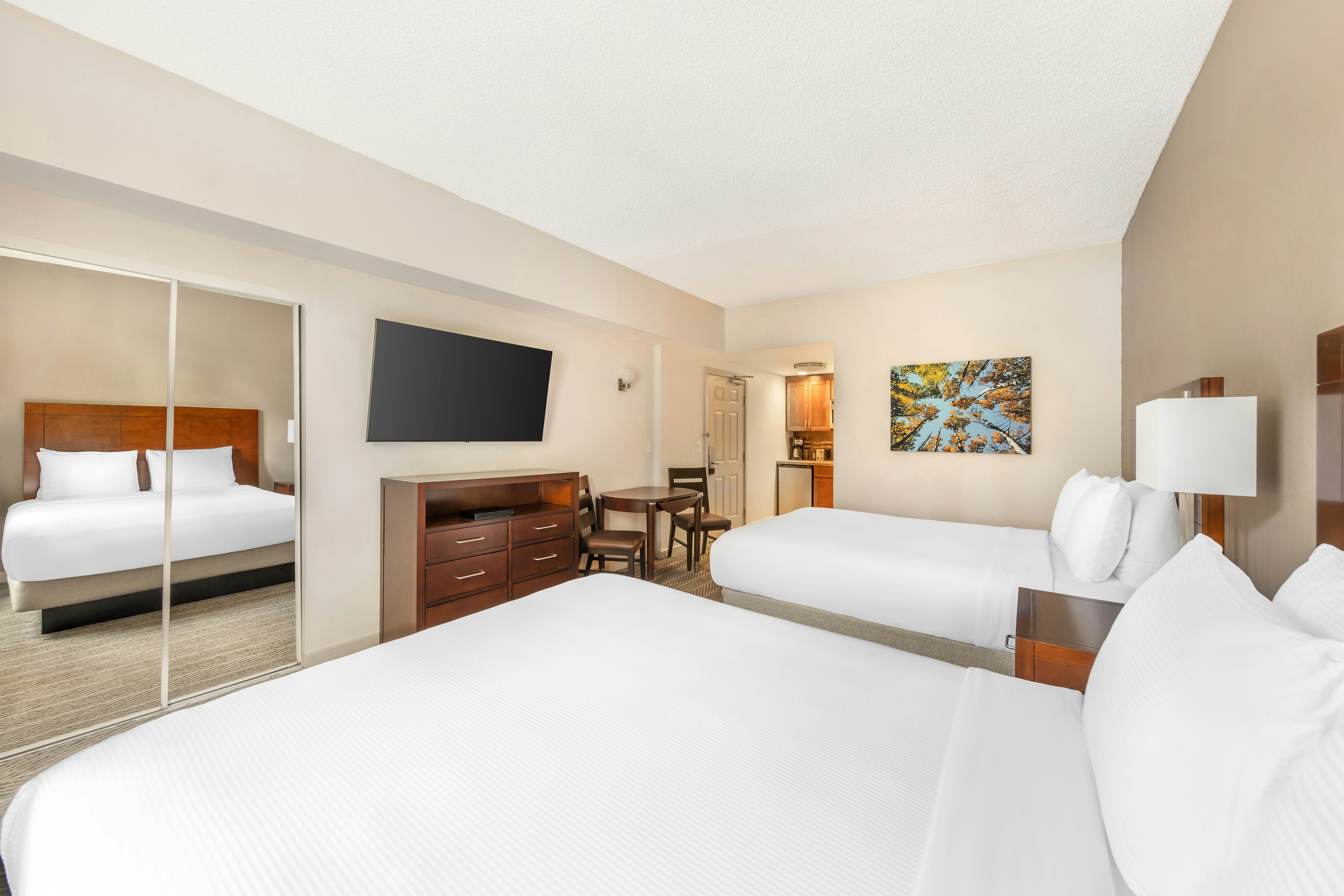 Studio, 2 Queen Beds