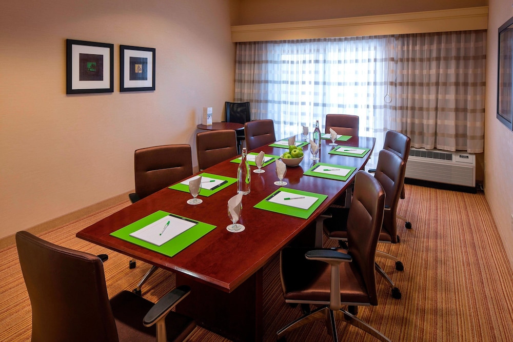 Courtyard by Marriott San Diego Carlsbad 26/27
