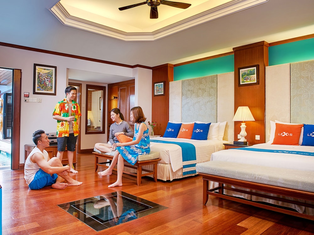 Pool, Premium, Villa, 2 King Beds