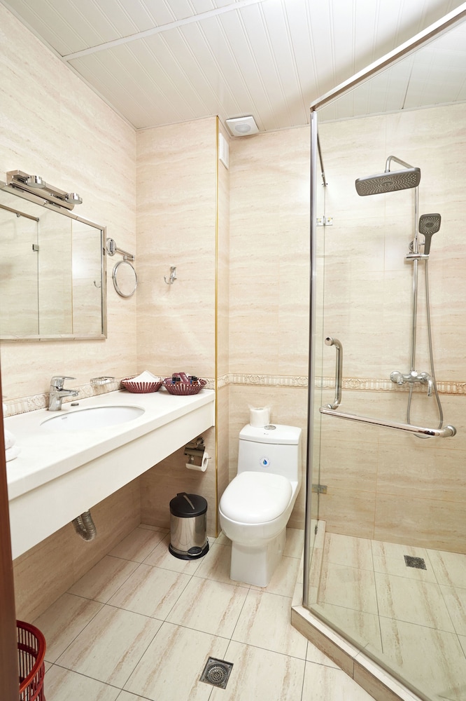 Rakat Plaza 46/50