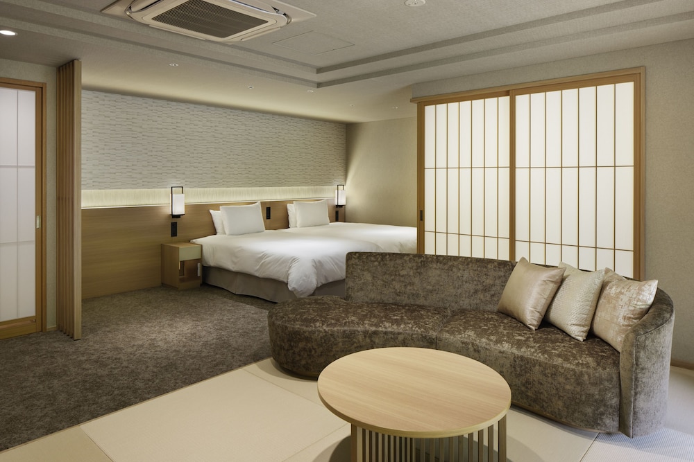 Hotel Hatsuhana 12/55