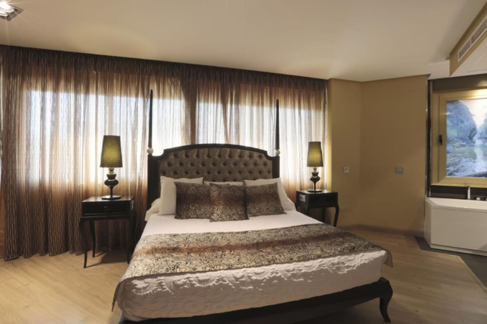 Hotel Condestable Iranzo 12/89