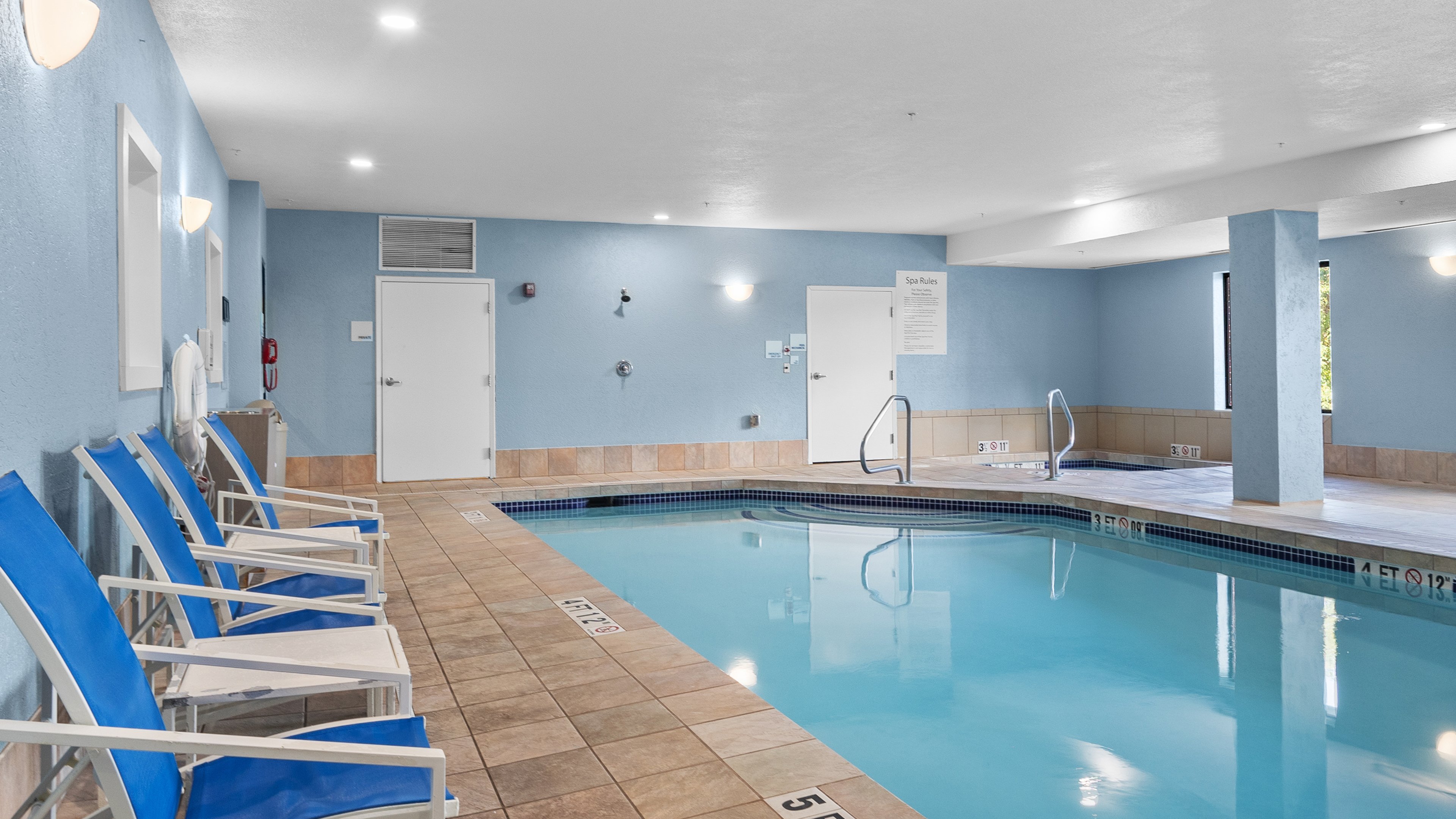 Holiday Inn Express Hotel And Suites Manchester Airport 40/72