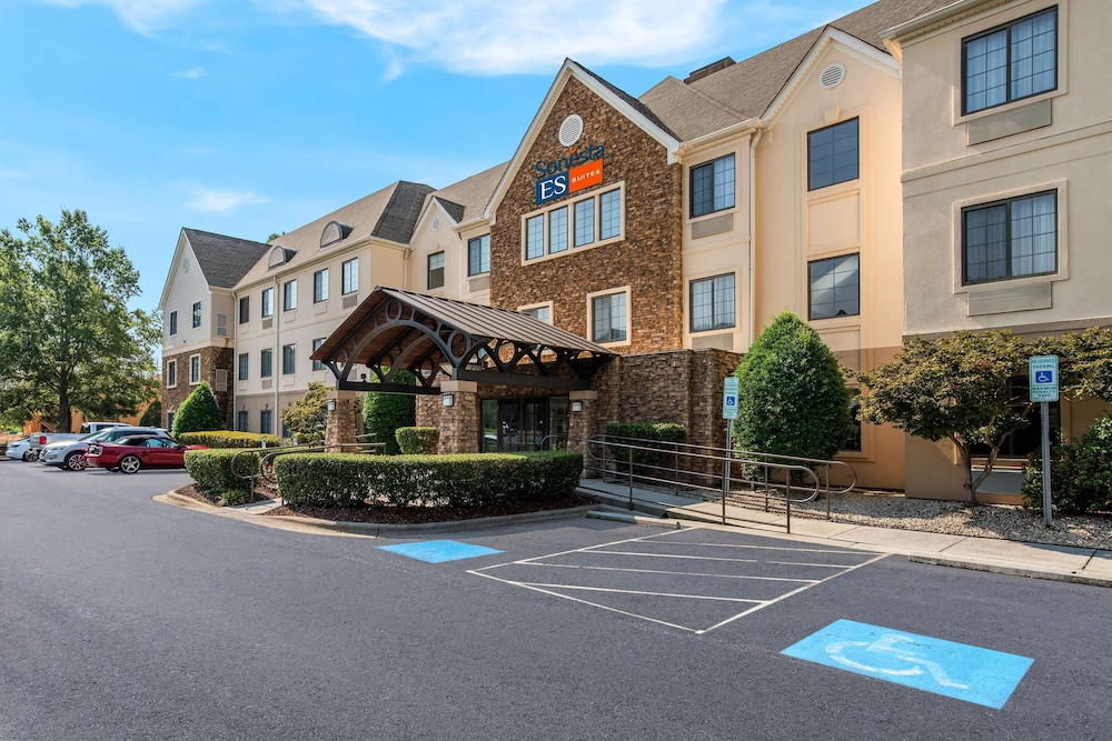 Suites Charlotte Arrowood 43/49
