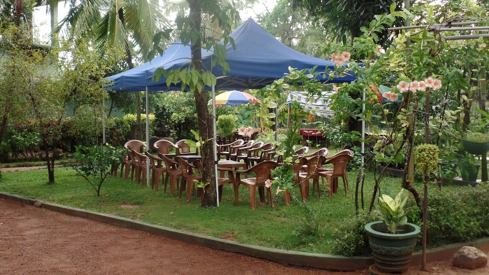 Nilketha Villa Eco Hotel 32/42