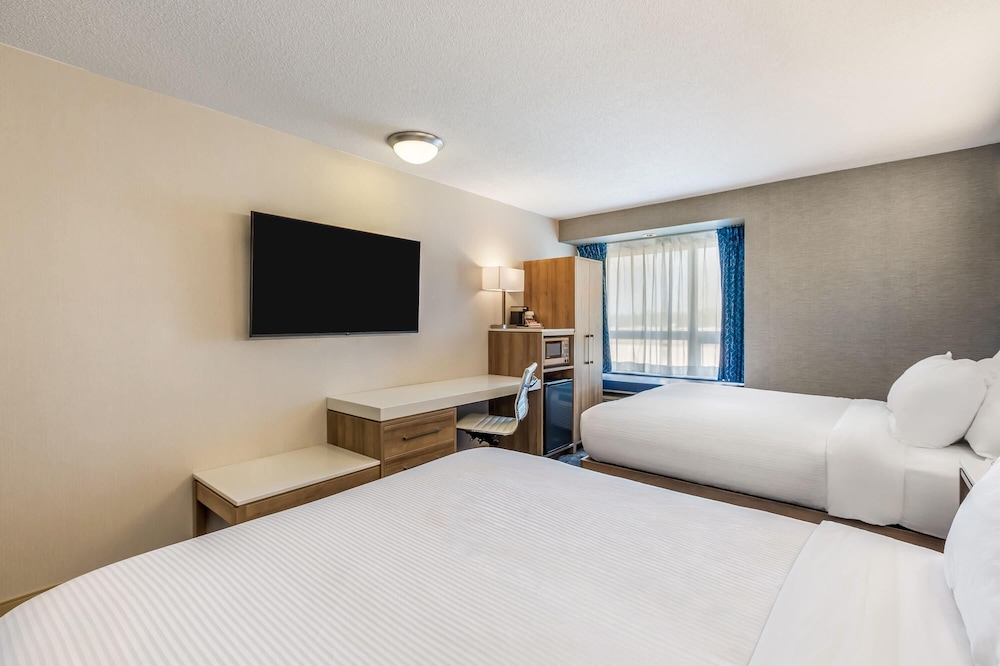 Standard, 2 Queen Beds, Accessible, Microtel Inn Suites By Wyndham Timmins 7/10