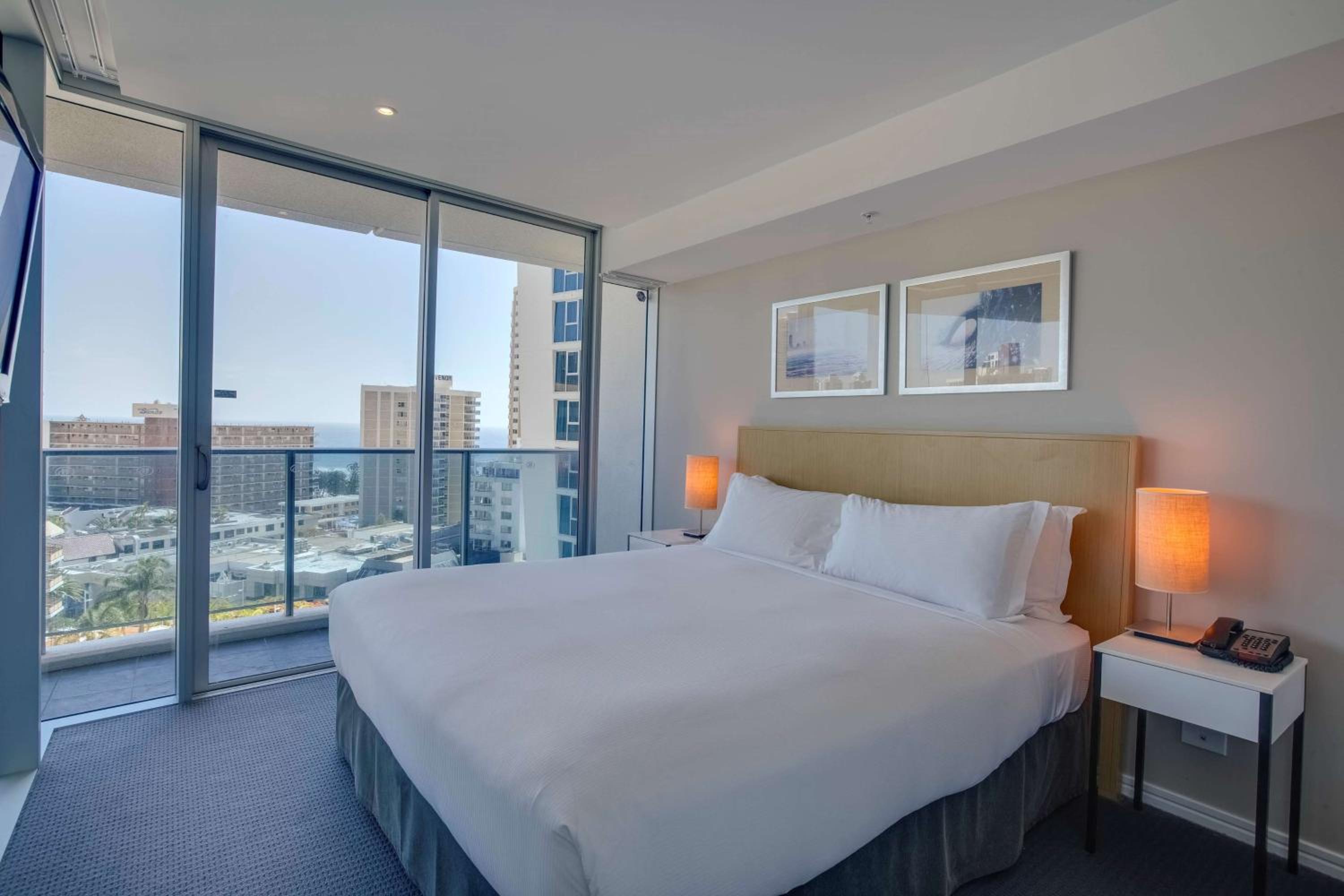 2 BEDROOMS, RESIDENCE, CITY VIEW