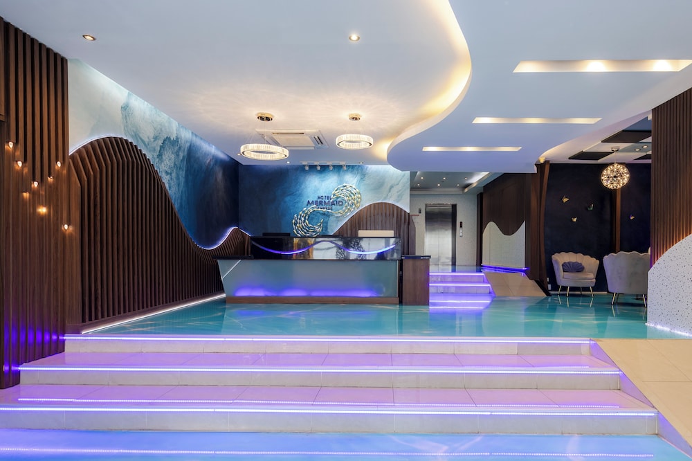 swimming pool spa
