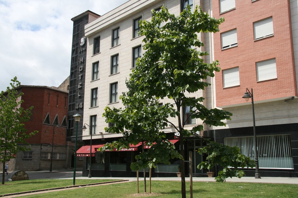 Hotel 44 22/28