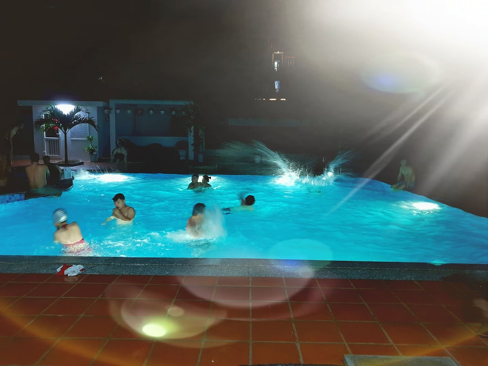 Phu Cuong Beach Hotel 44/69