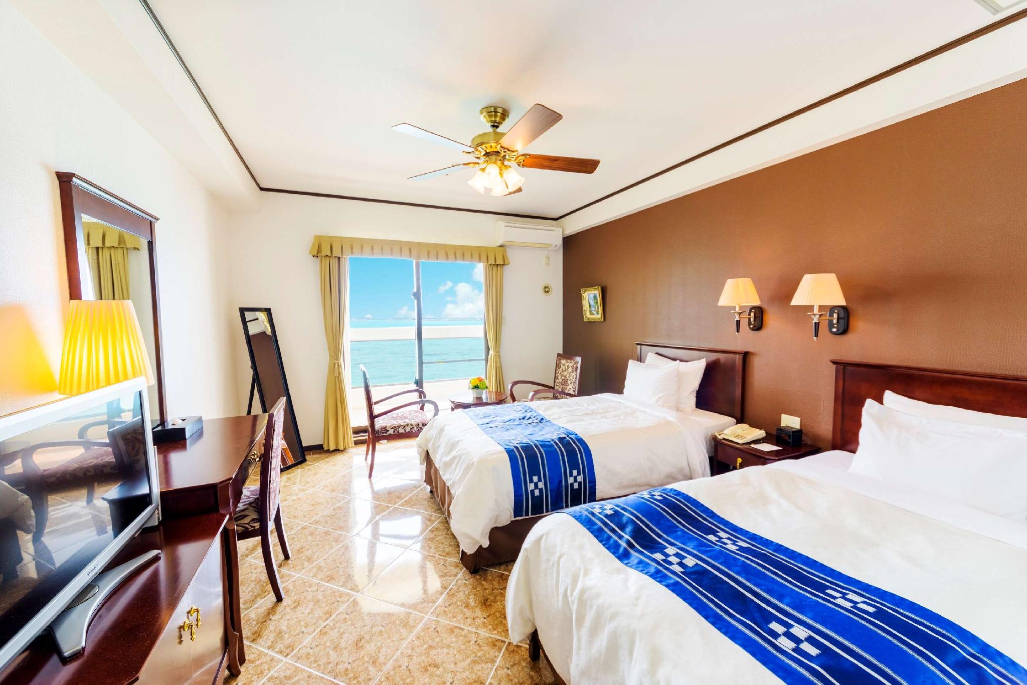 Room, Twin Beds, with Extra Bed, Ocean Front, Bath and Shower
