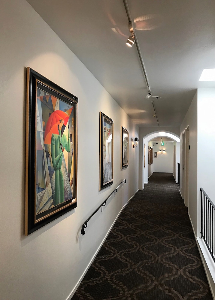 Masterpiece Hotel 37/65