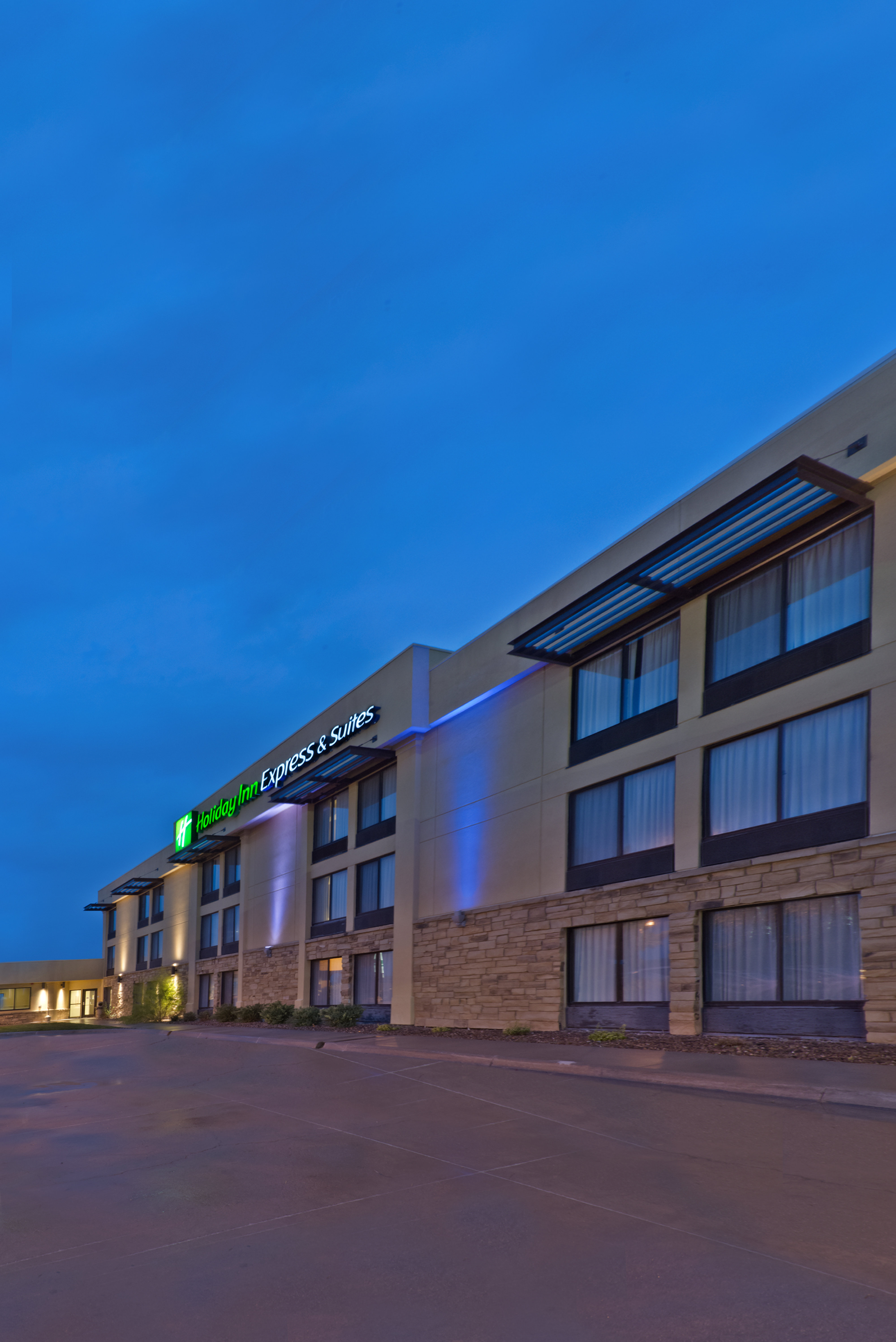 Holiday Inn Express Hotel Suites Colby 56/60