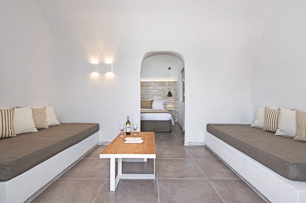 Athina Luxury Suites 53/62