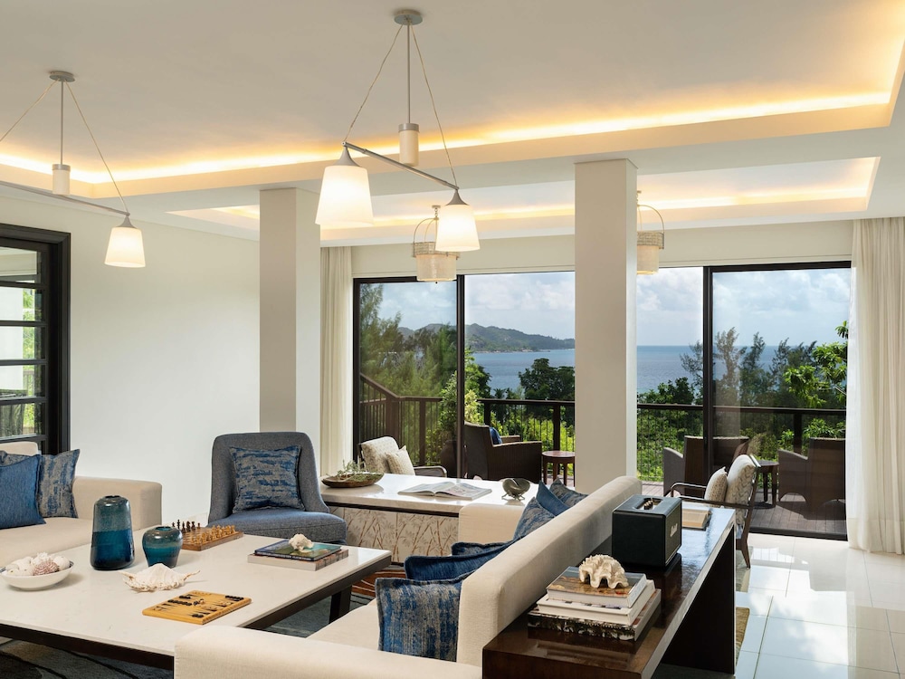 Raffles Seychelles 36/49