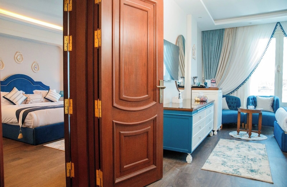 Trans Nile Hotel 9/42