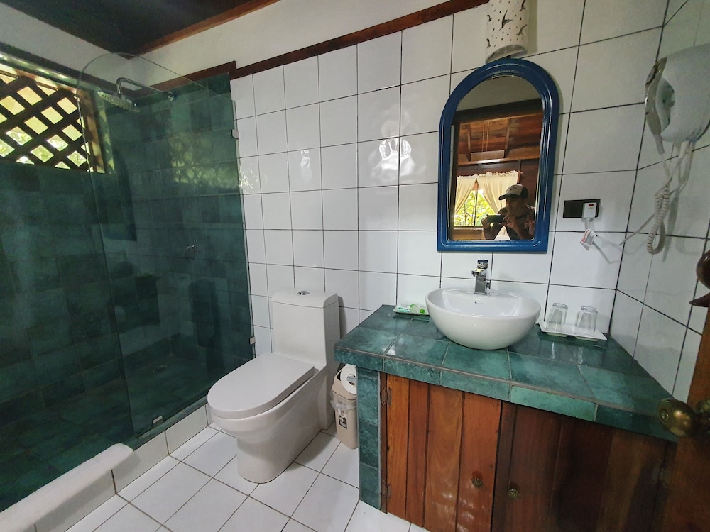 Family, House, 1 King and 2 Queen Beds, Single Bed, Garden View, Kitchen