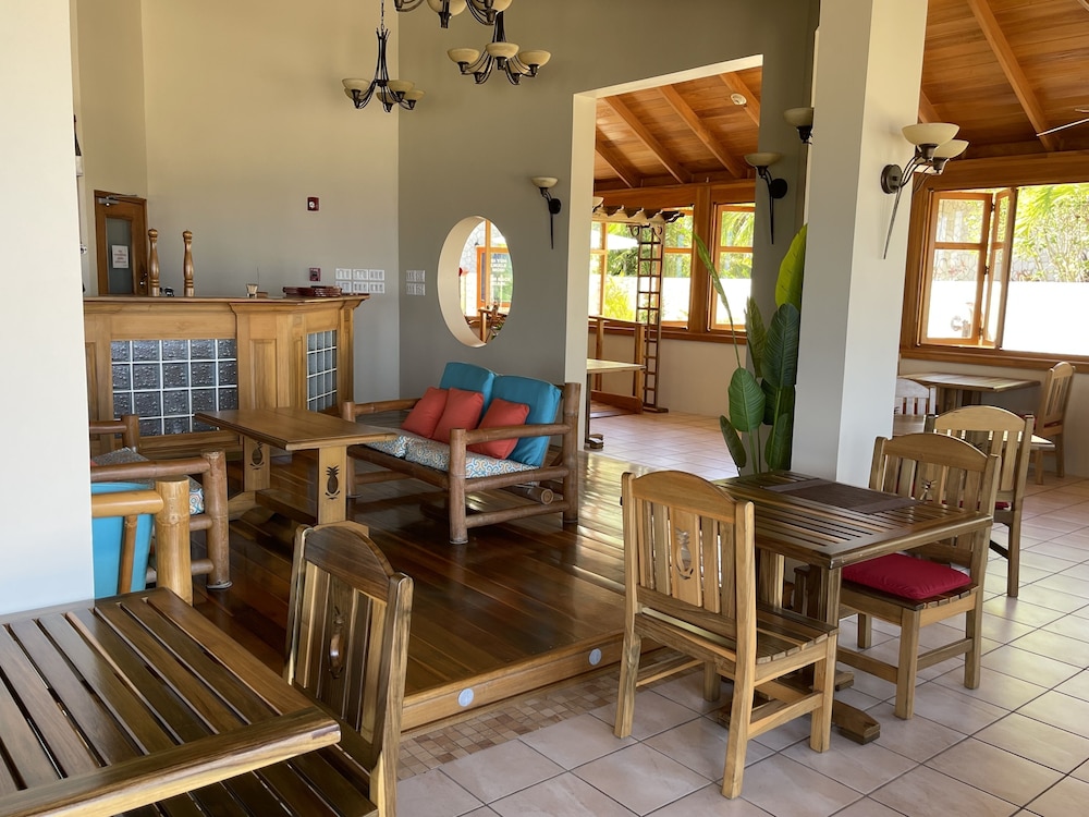 Ocean Cliff Hotel Negril 48/69