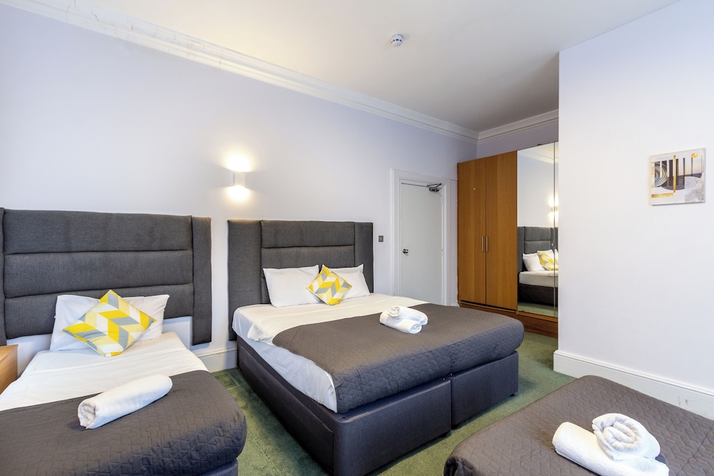 Gatwick Inn 12/53
