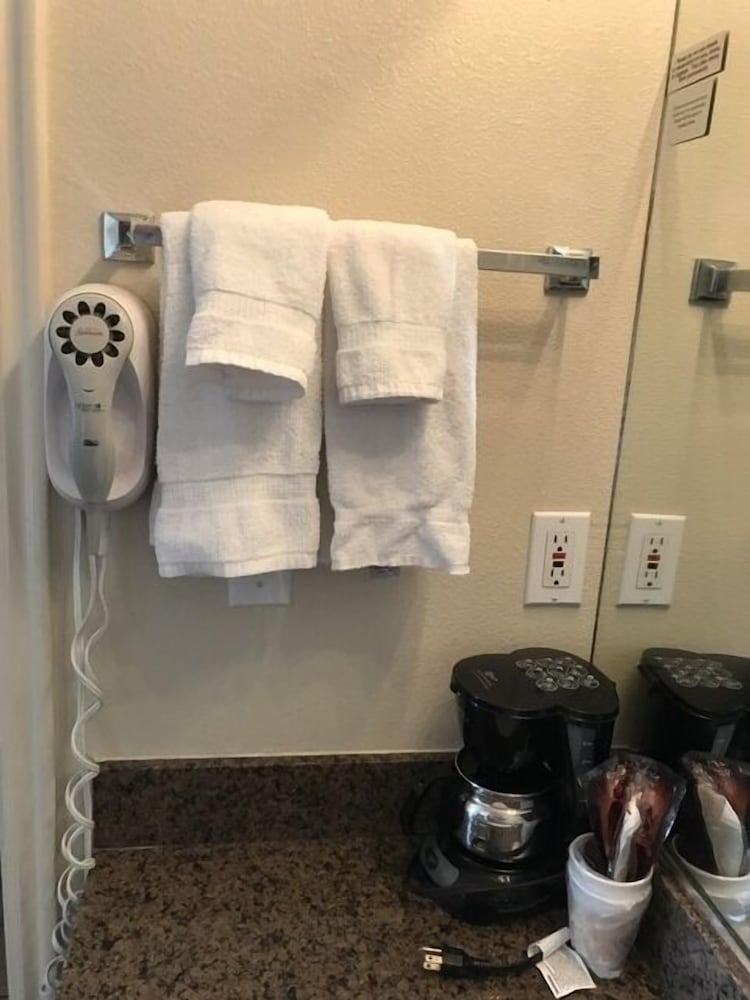 St George Inn Suites 40/67