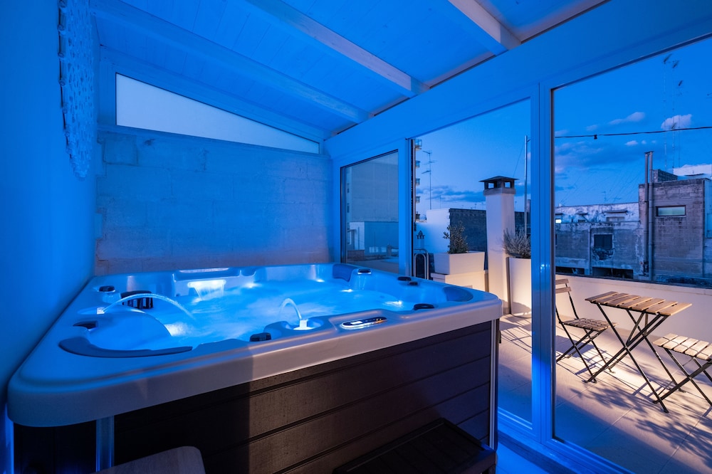 Ada Suites 38/62