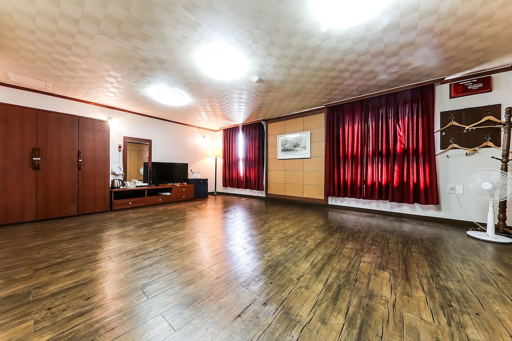 Kyungha Spa Hotel 31/56