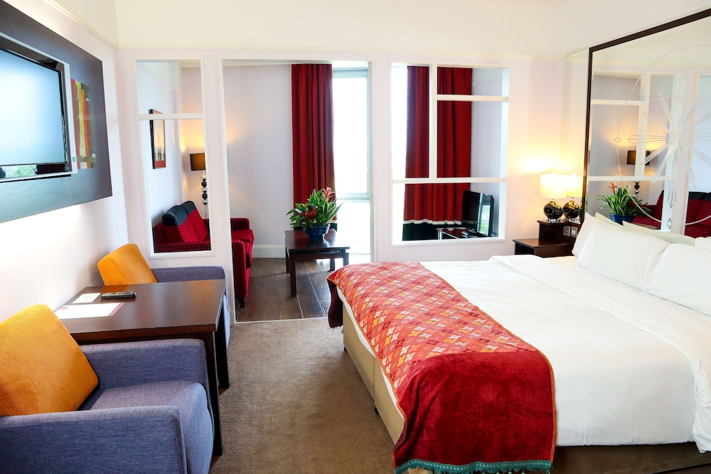 Carlton Hotel Blanchardstown 15/49