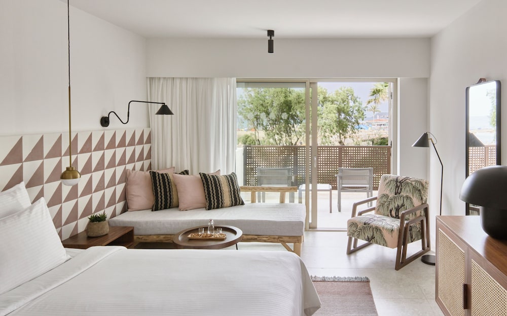 Bungalow, King and Twin Beds, Lateral Side Sea View