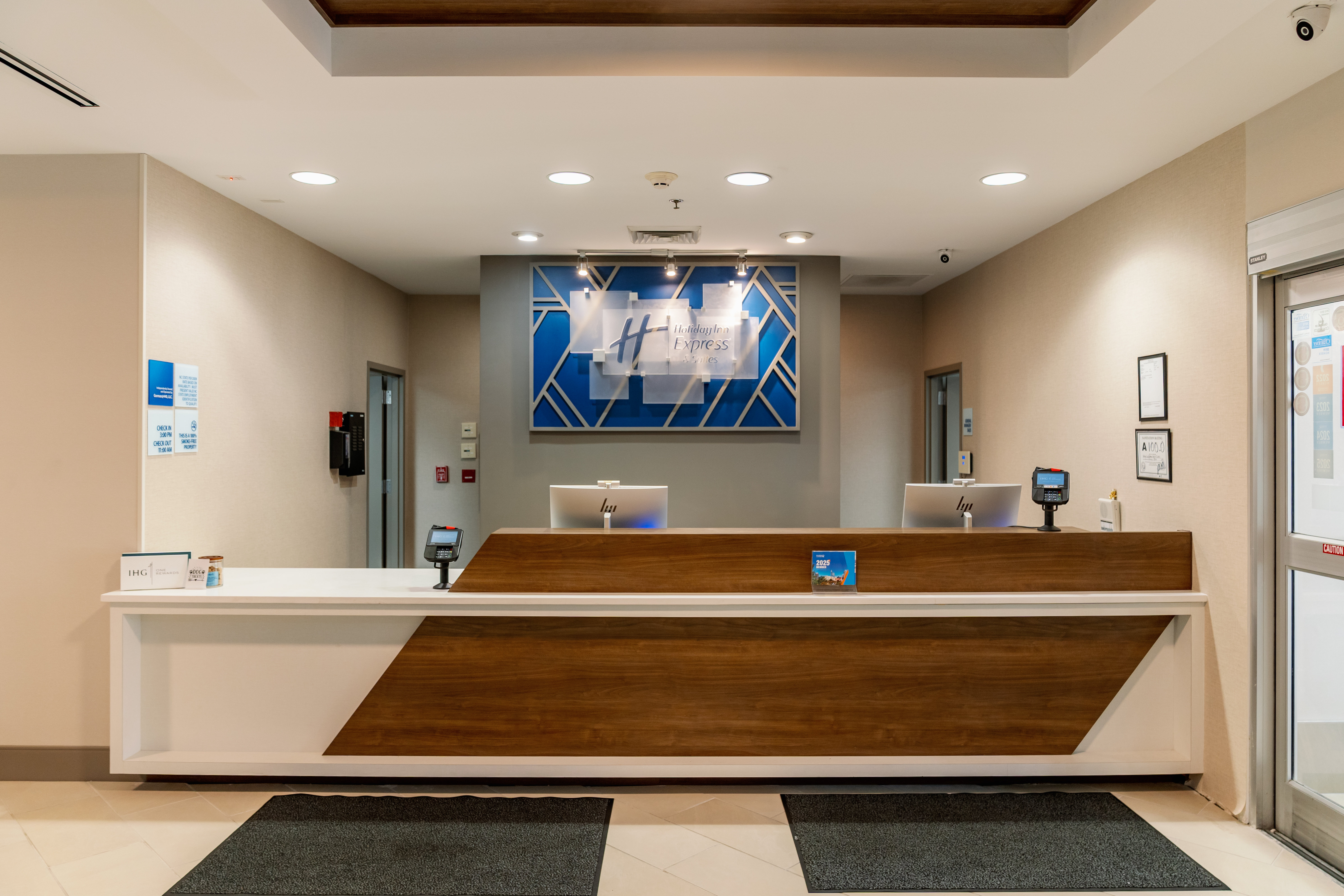 Holiday Inn Express Hotel and Suites Raleigh Sw Nc State 12/80