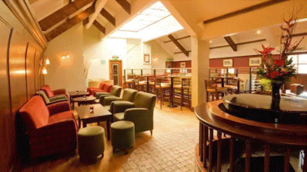 The Court Yard Hotel 27/48