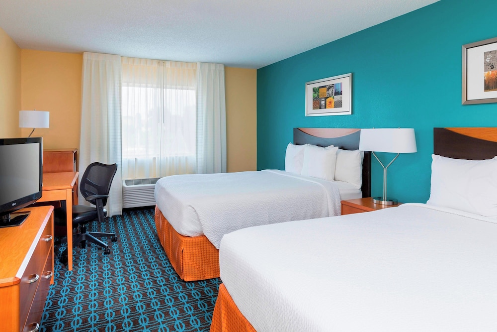 Room at Fairfield Inn and Suites Kansas City Lees Summit, LEES SUMMIT - MO