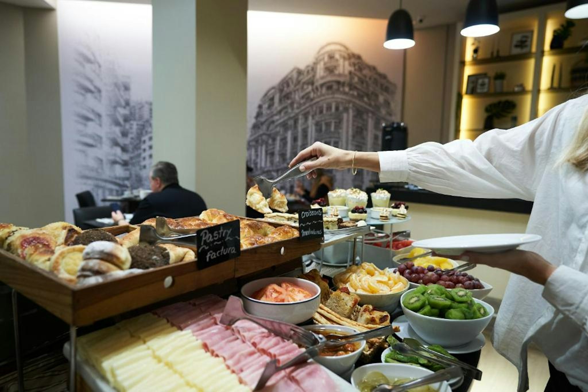 CARLES HOTEL BUENOS AIRES 40/64