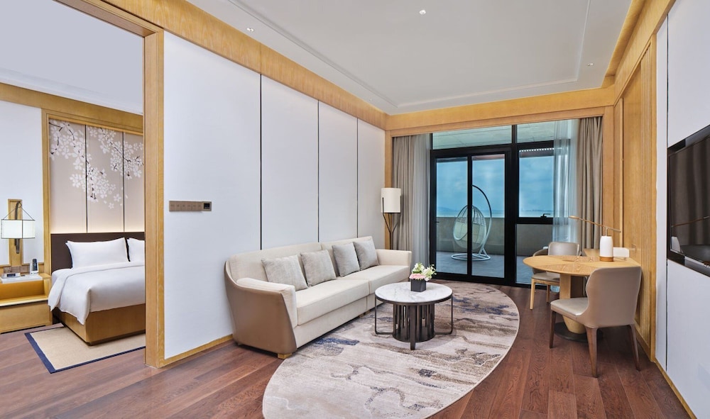 Hualuxe Suzhou Bay Hot Spring Resort 41/72