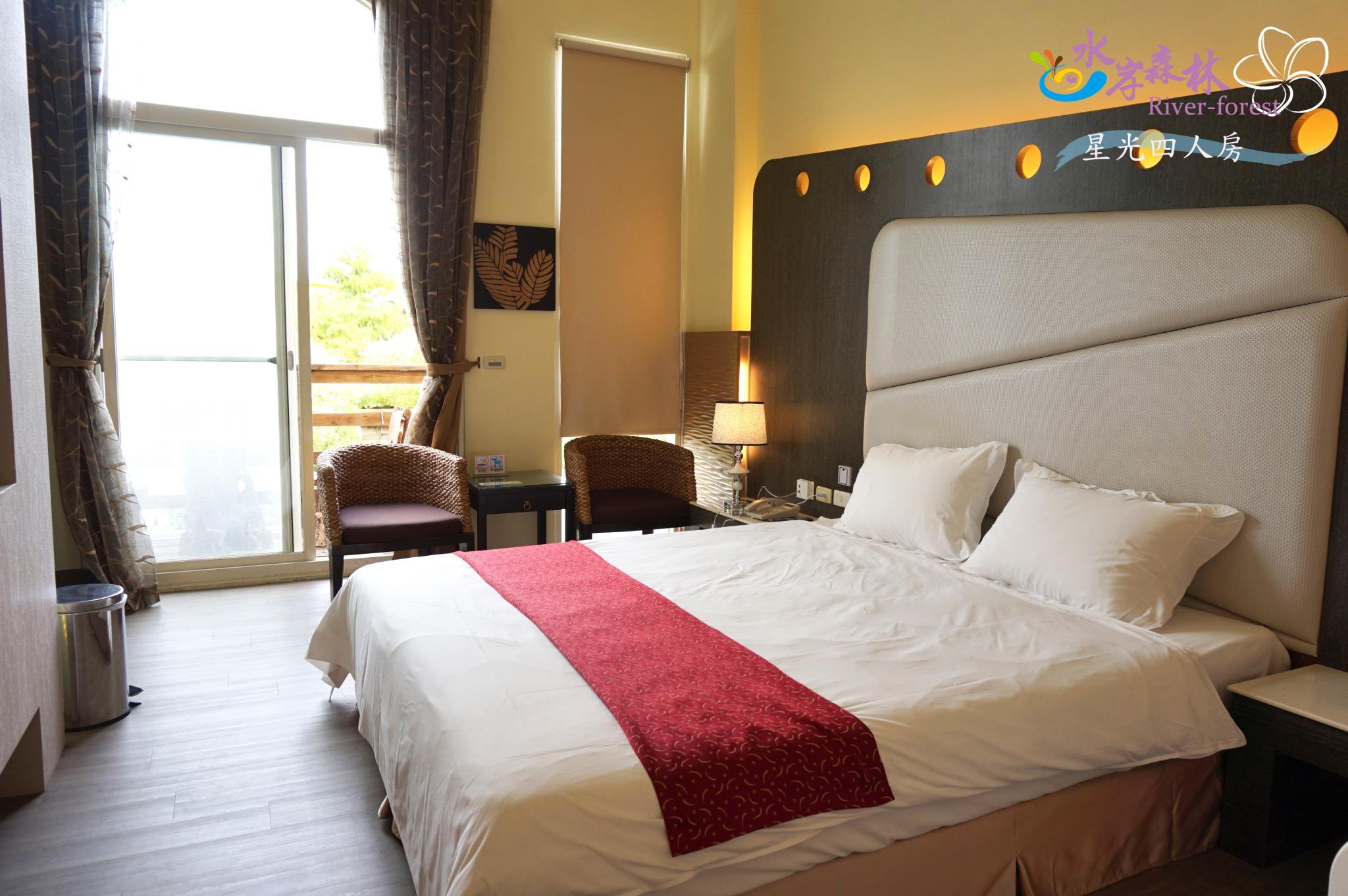 Superior, 2 Queen Beds, with Extra Bed, Sky View