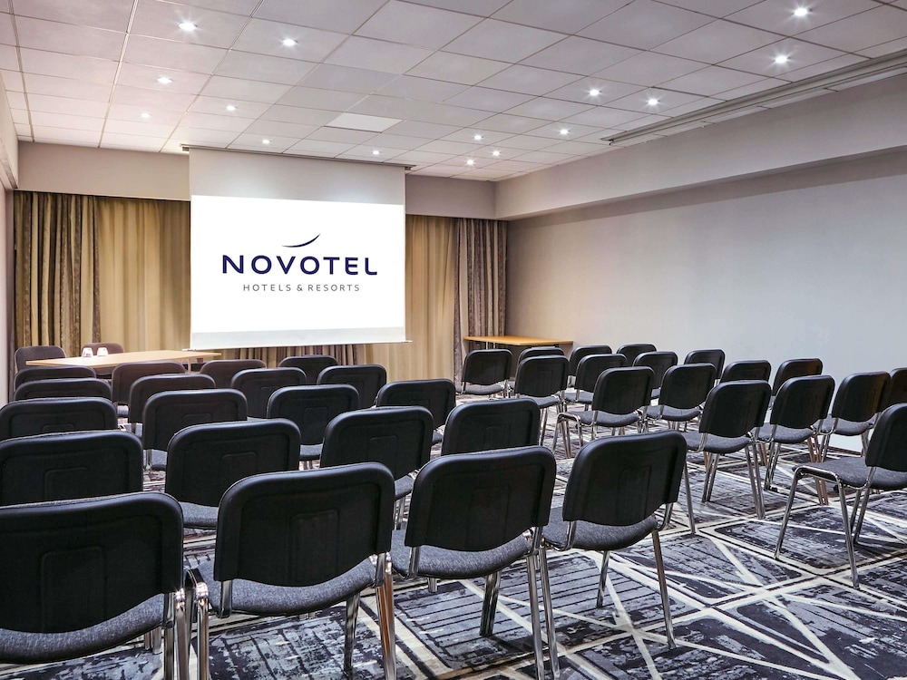 NOVOTEL MANCHESTER WEST 33/48