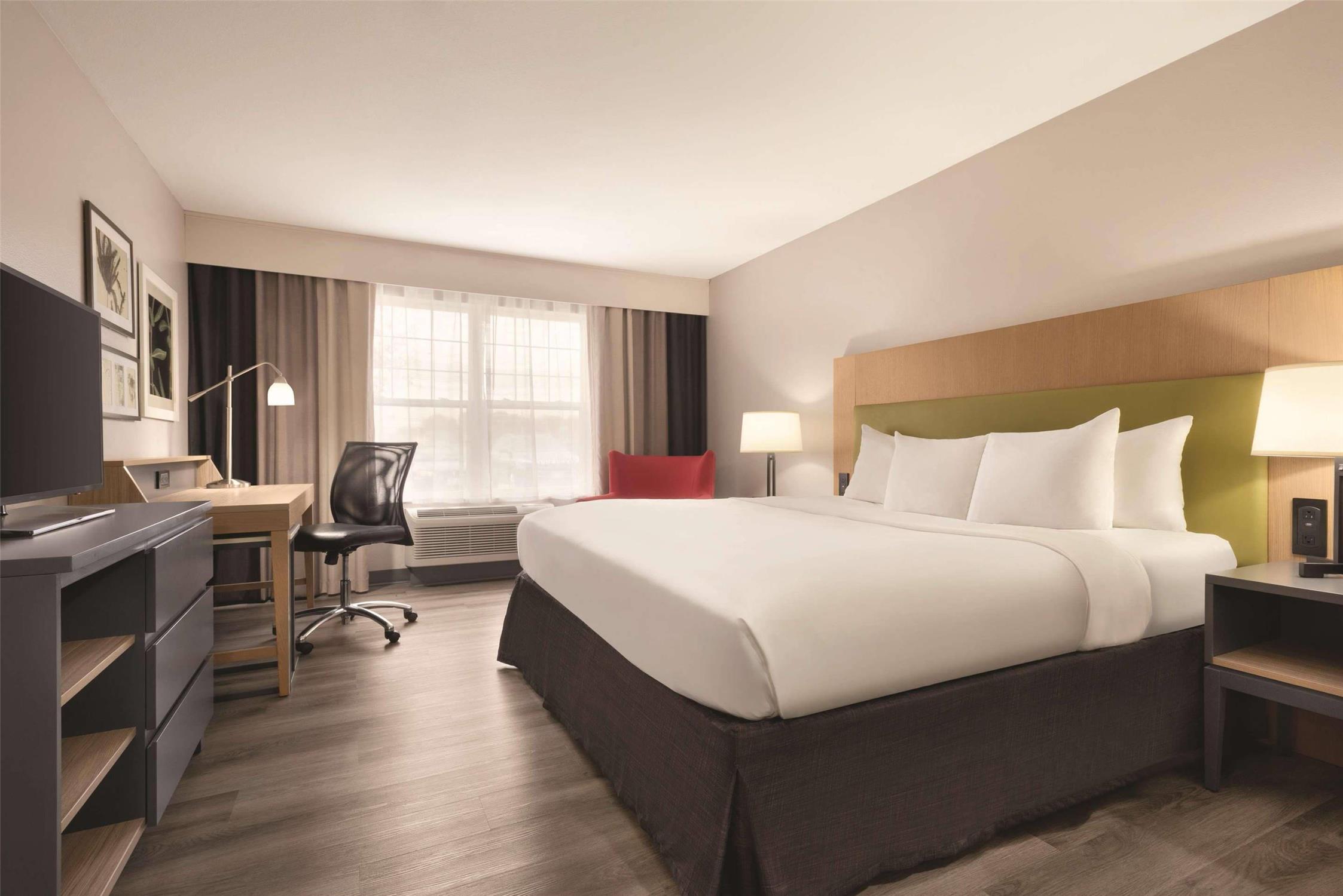 Country Inn & Suites By Radisson Waterloo Ia 5/18