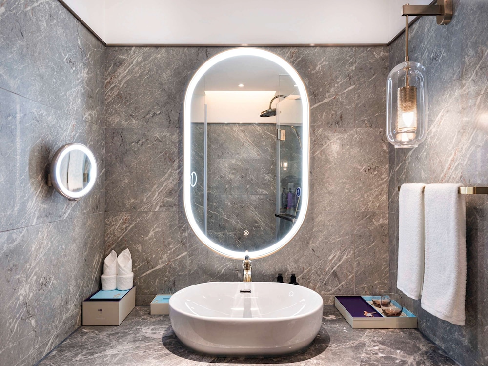 Mercure Nantong Downtown 63/65