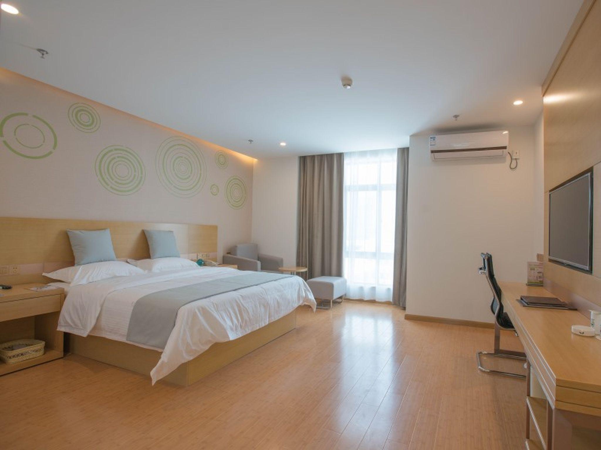 FEATURE, QUEEN BED