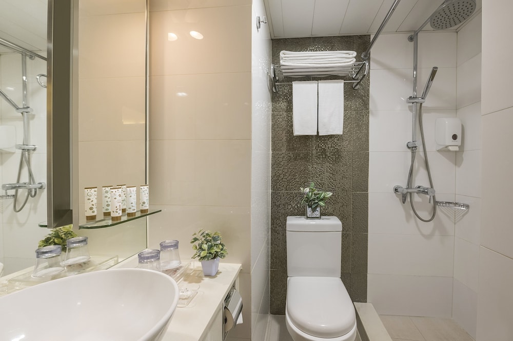 Silka Seaview Hotel 14/34