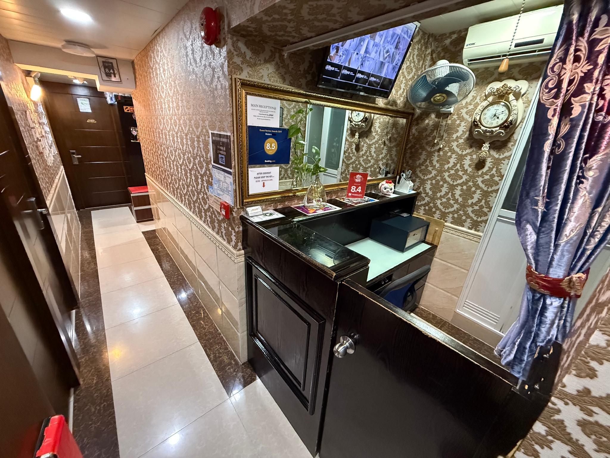 Valentine Guest House 48/50