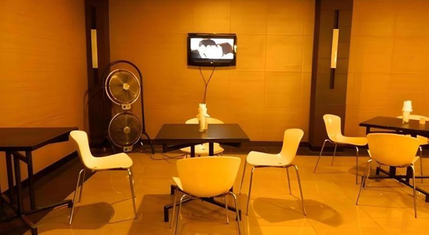 Hotel Bintang Solo 43/50