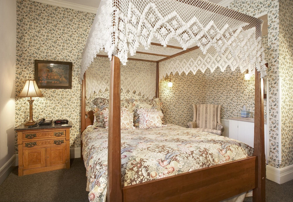 Washington House Inn 26/70