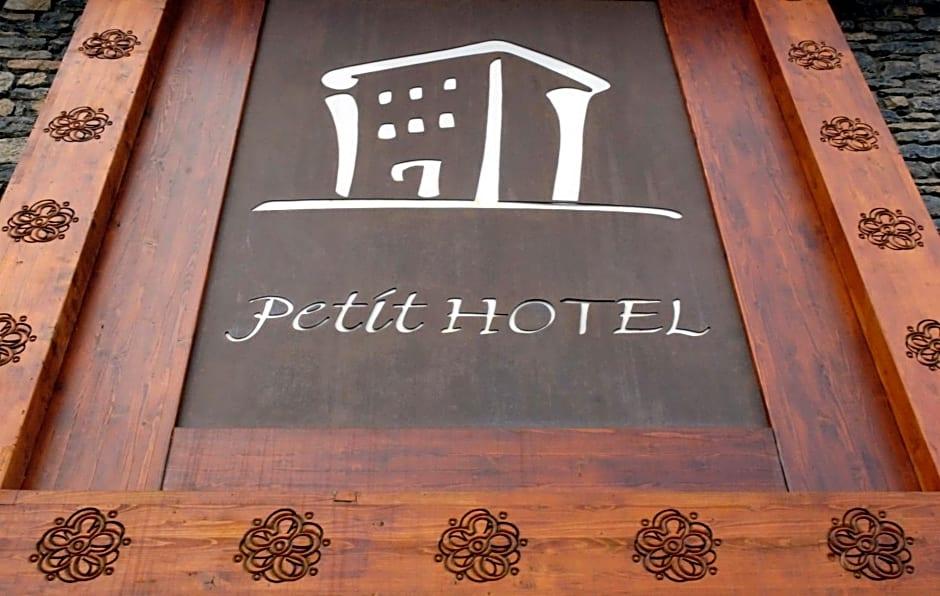 Petit Hotel 27/41