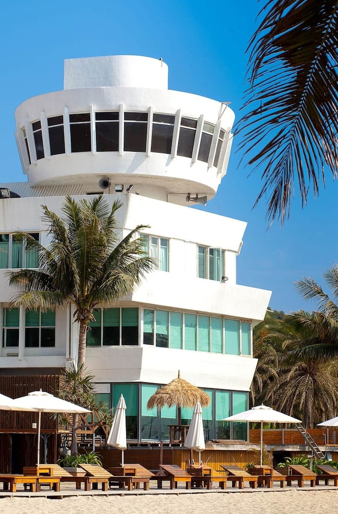 Sizihwan Sunset Beach Resort 2/50